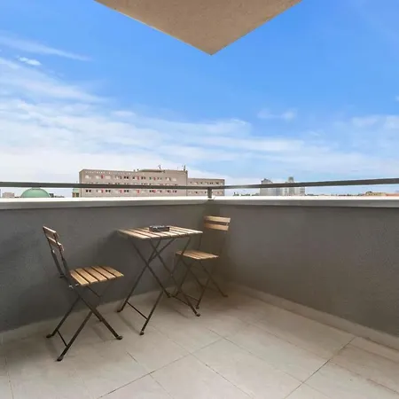 Ah Proxenta Ac Apartment